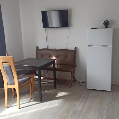 Helle Ferienwohnung An Der Rheinpromenade 50 Qm Дуйсбург Экстерьер фото